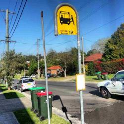 幼稚園に向かうバス停 ぼらぷらオーストラリア ボランティア