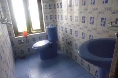 孤児院トイレ