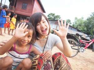 Morimiさんと子どもたち@カンボジア (3)（海外ボランティア）